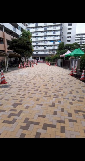 葛飾区団地内歩道　東京都葛飾区