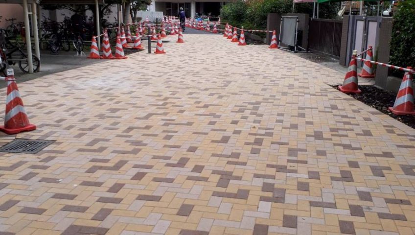 葛飾区団地内歩道　東京都葛飾区