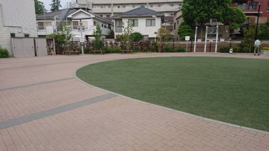 狛江市三角地公園